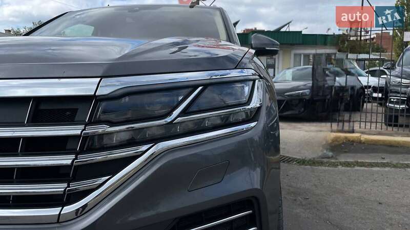 Позашляховик / Кросовер Volkswagen Touareg 2020 в Миколаєві