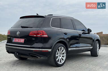 Внедорожник / Кроссовер Volkswagen Touareg 2015 в 
