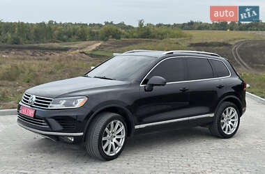 Внедорожник / Кроссовер Volkswagen Touareg 2015 в 