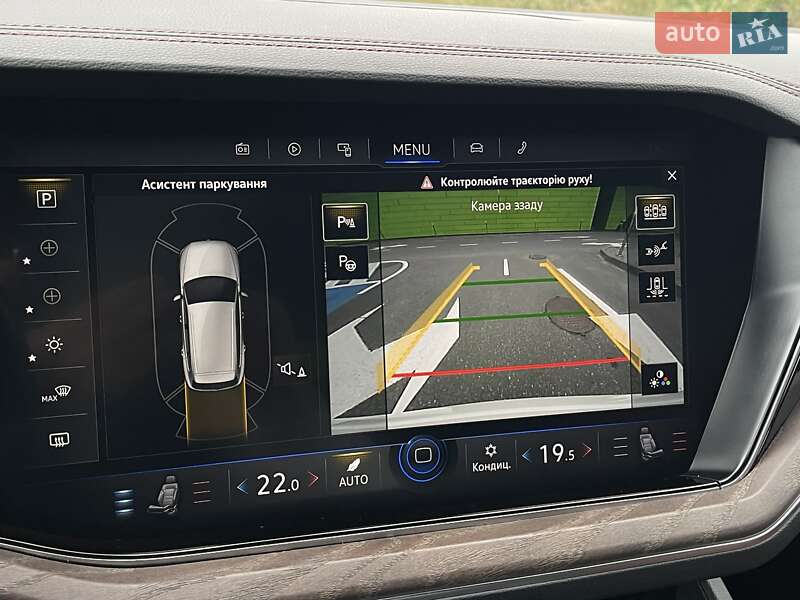 Позашляховик / Кросовер Volkswagen Touareg 2018 в Києві