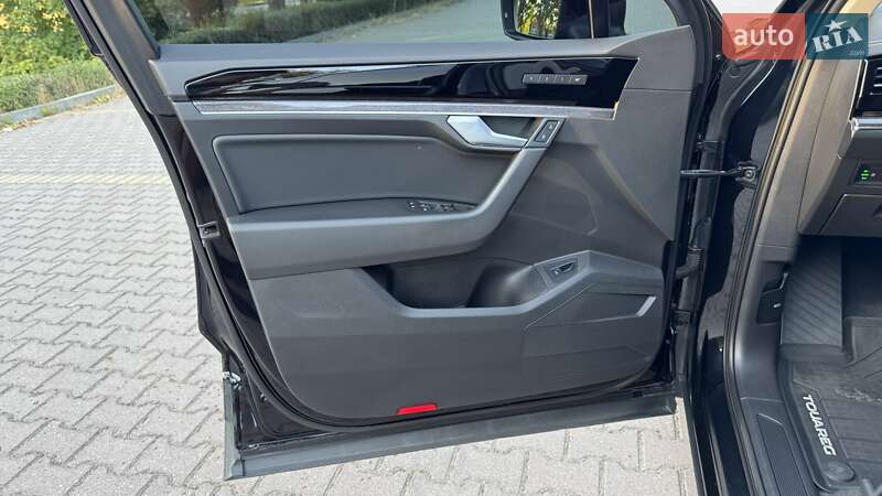 Позашляховик / Кросовер Volkswagen Touareg 2021 в Миргороді