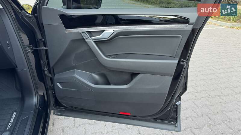 Позашляховик / Кросовер Volkswagen Touareg 2021 в Миргороді