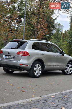 Внедорожник / Кроссовер Volkswagen Touareg 2013 в 