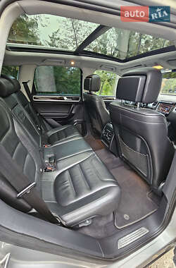 Внедорожник / Кроссовер Volkswagen Touareg 2013 в 