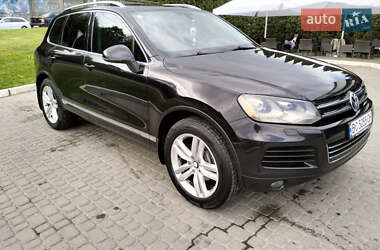 Внедорожник / Кроссовер Volkswagen Touareg 2012 в Львове