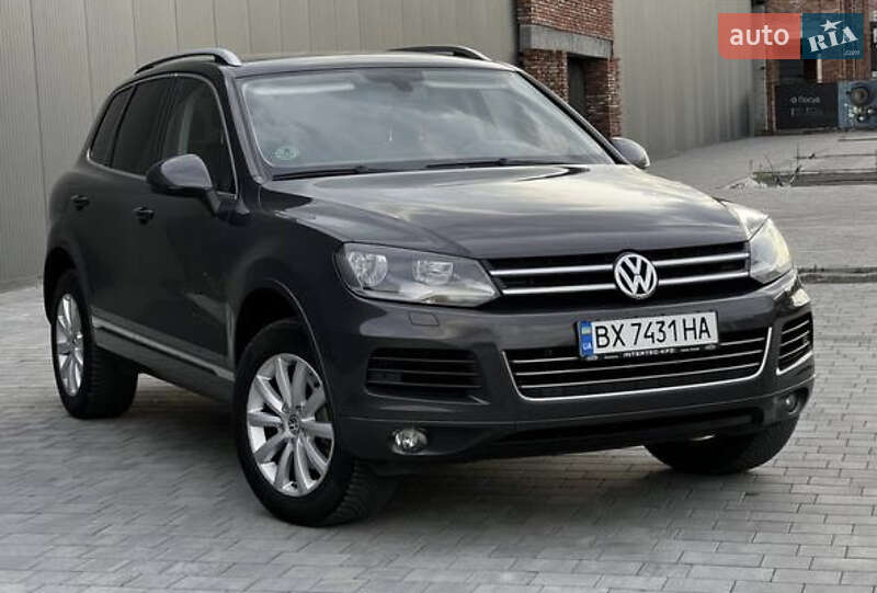 Внедорожник / Кроссовер Volkswagen Touareg 2011 в 