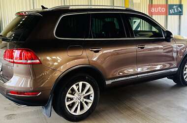 Внедорожник / Кроссовер Volkswagen Touareg 2011 в Киеве