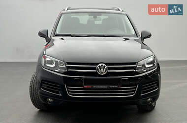 Внедорожник / Кроссовер Volkswagen Touareg 2014 в Киеве