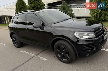Позашляховик / Кросовер Volkswagen Touareg 2012 в Києві