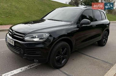 Внедорожник / Кроссовер Volkswagen Touareg 2012 в Киеве