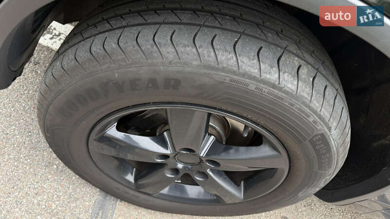 Внедорожник / Кроссовер Volkswagen Touareg 2012 в Киеве фото 24 Внедорожник / Кроссовер Volkswagen Touareg 2012 в Киеве