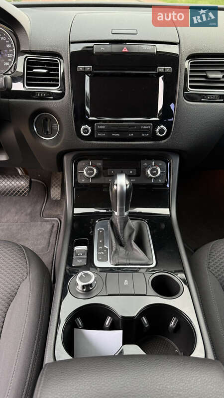 Внедорожник / Кроссовер Volkswagen Touareg 2012 в Киеве фото 30 Внедорожник / Кроссовер Volkswagen Touareg 2012 в Киеве