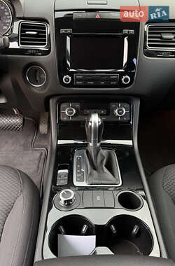 Позашляховик / Кросовер Volkswagen Touareg 2012 в  фото 30 Позашляховик / Кросовер Volkswagen Touareg 2012 в
