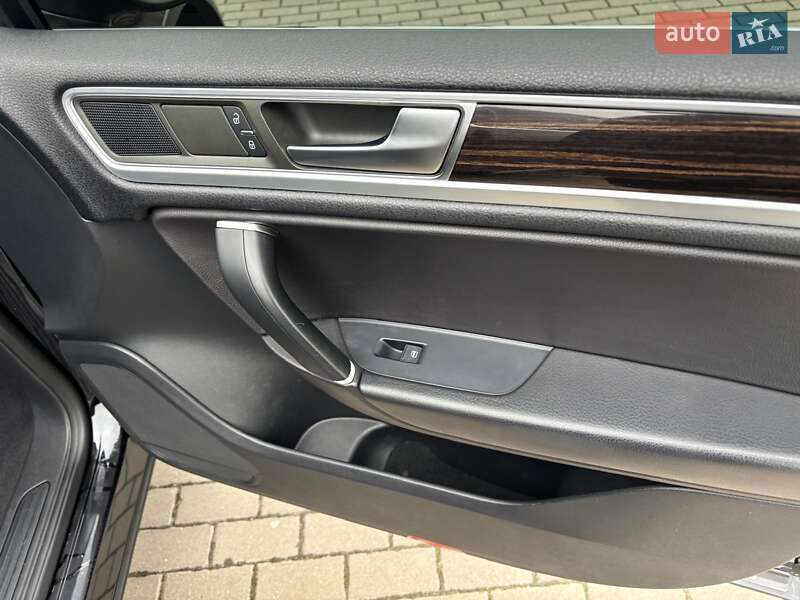 Внедорожник / Кроссовер Volkswagen Touareg 2014 в Львове фото 13 Внедорожник / Кроссовер Volkswagen Touareg 2014 в Львове