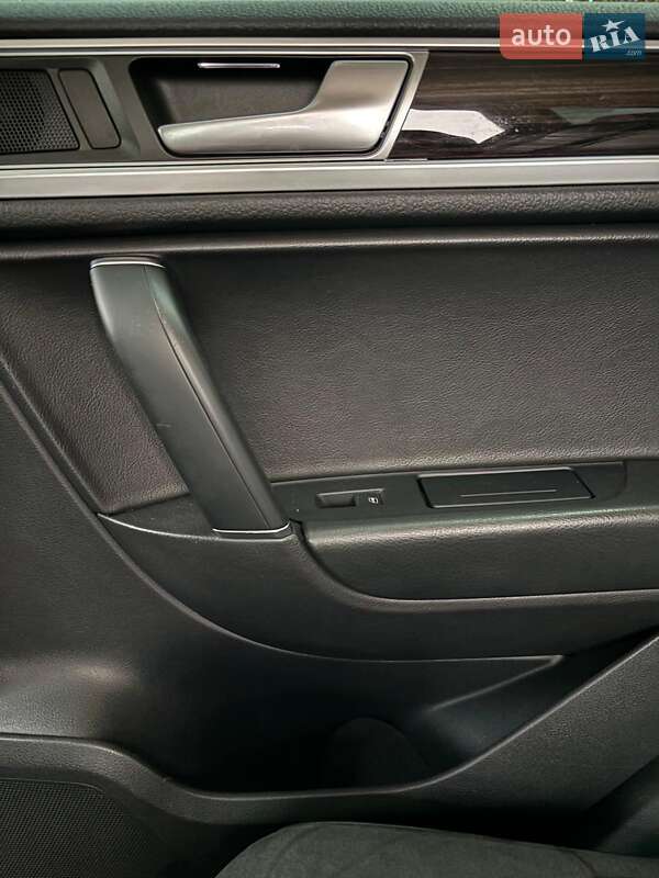 Внедорожник / Кроссовер Volkswagen Touareg 2014 в Львове фото 43 Внедорожник / Кроссовер Volkswagen Touareg 2014 в Львове