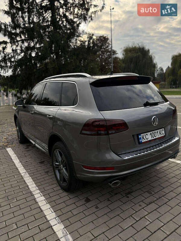 Позашляховик / Кросовер Volkswagen Touareg 2013 в Луцьку