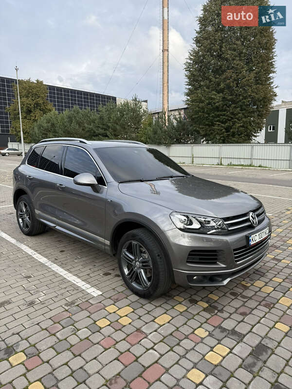 Позашляховик / Кросовер Volkswagen Touareg 2013 в Луцьку