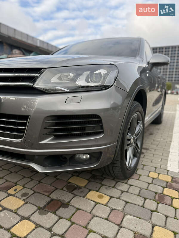 Позашляховик / Кросовер Volkswagen Touareg 2013 в Луцьку