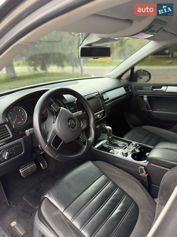 Позашляховик / Кросовер Volkswagen Touareg 2013 в Луцьку