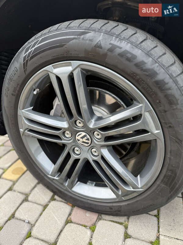 Позашляховик / Кросовер Volkswagen Touareg 2013 в Луцьку