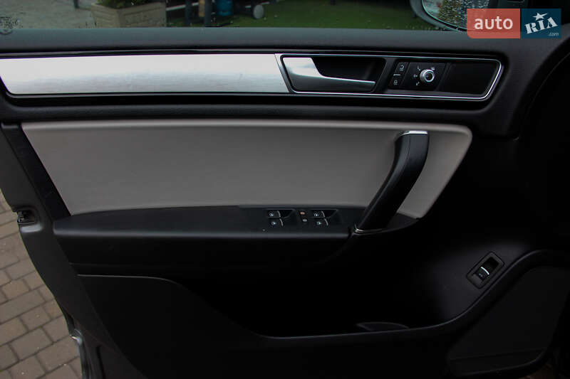 Внедорожник / Кроссовер Volkswagen Touareg 2016 в Одессе фото 20 Внедорожник / Кроссовер Volkswagen Touareg 2016 в Одессе