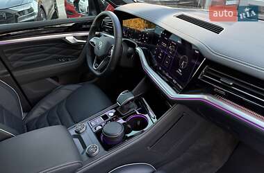 Внедорожник / Кроссовер Volkswagen Touareg 2024 в  фото 32 Внедорожник / Кроссовер Volkswagen Touareg 2024 в
