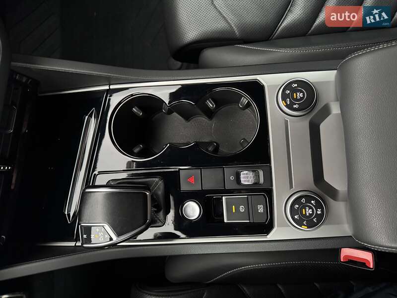 Позашляховик / Кросовер Volkswagen Touareg 2019 в Тернополі