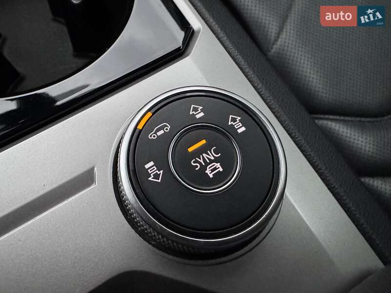 Позашляховик / Кросовер Volkswagen Touareg 2019 в Тернополі