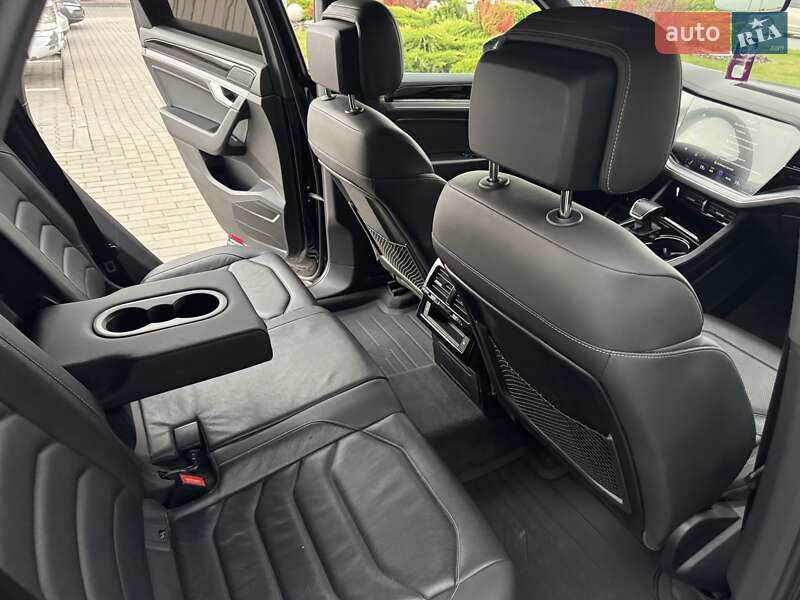 Позашляховик / Кросовер Volkswagen Touareg 2019 в Тернополі