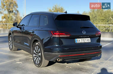 Внедорожник / Кроссовер Volkswagen Touareg 2021 в 