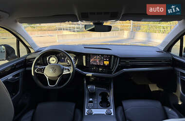 Внедорожник / Кроссовер Volkswagen Touareg 2021 в 