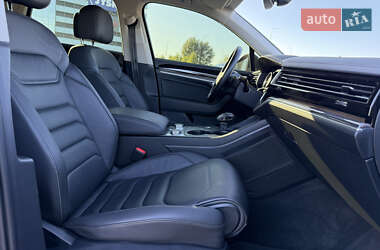 Внедорожник / Кроссовер Volkswagen Touareg 2021 в 