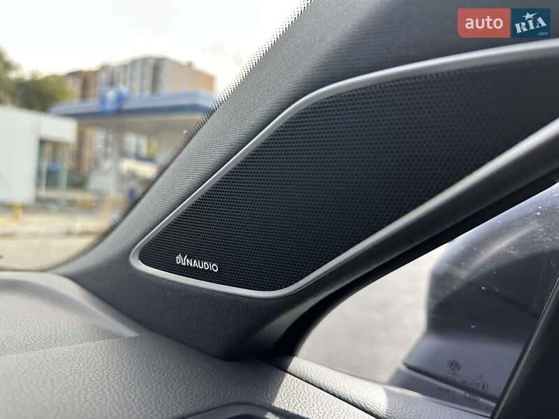 Позашляховик / Кросовер Volkswagen Touareg 2019 в Дніпрі