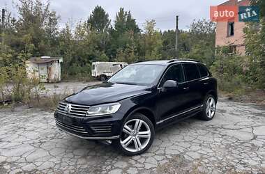 Внедорожник / Кроссовер Volkswagen Touareg 2015 в Житомире