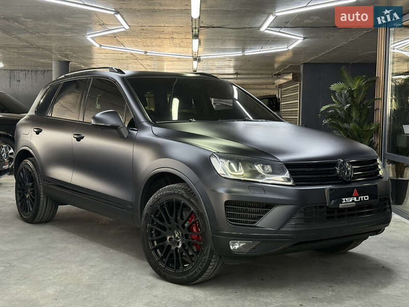 Внедорожник / Кроссовер Volkswagen Touareg 2017 в Одессе