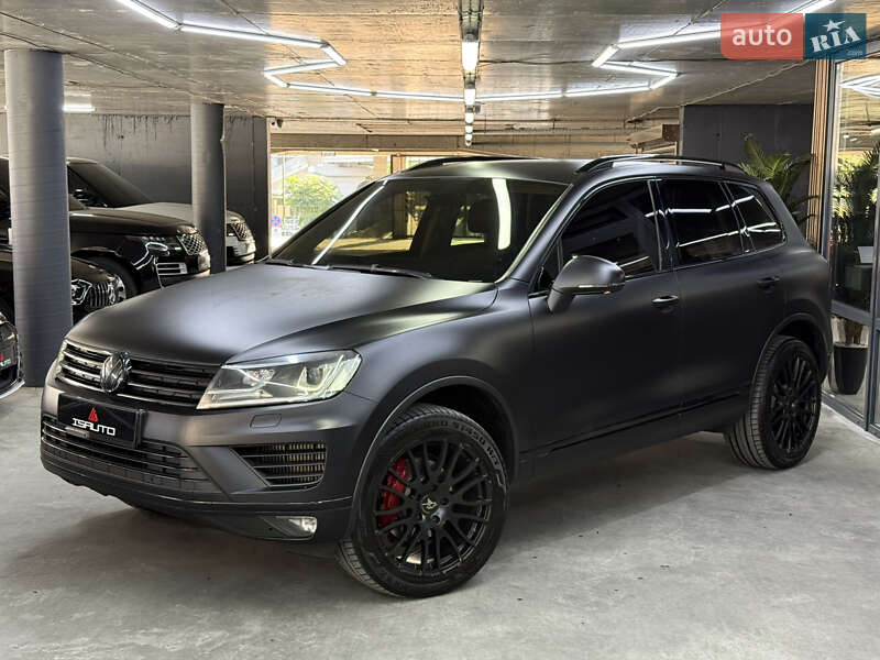 Внедорожник / Кроссовер Volkswagen Touareg 2017 в Одессе
