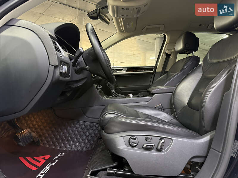 Внедорожник / Кроссовер Volkswagen Touareg 2017 в Одессе