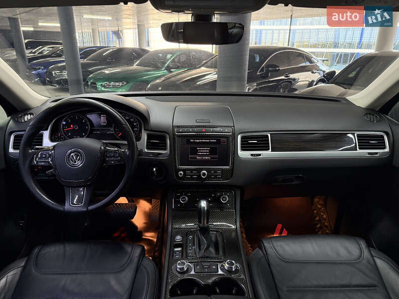 Внедорожник / Кроссовер Volkswagen Touareg 2017 в Одессе