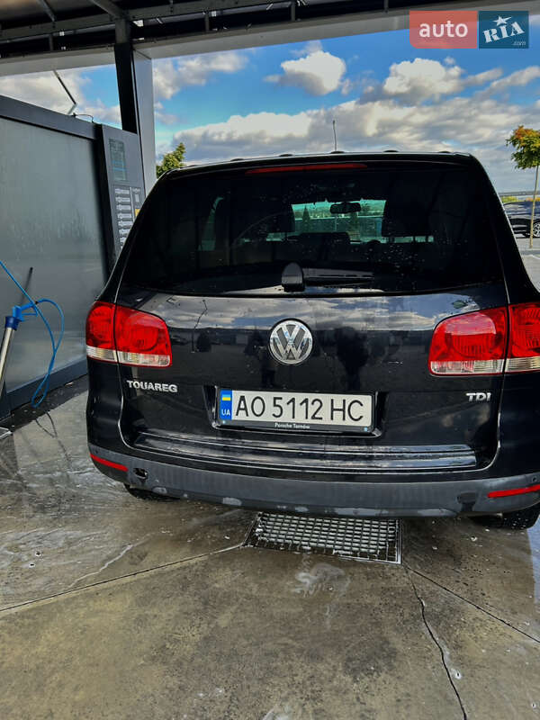 Внедорожник / Кроссовер Volkswagen Touareg 2004 в Хусте