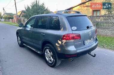 Внедорожник / Кроссовер Volkswagen Touareg 2004 в 