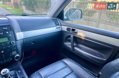 Внедорожник / Кроссовер Volkswagen Touareg 2004 в 