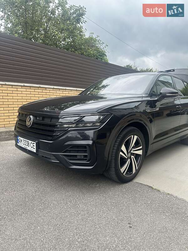 Позашляховик / Кросовер Volkswagen Touareg 2021 в Бердичеві