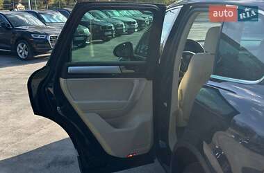 Внедорожник / Кроссовер Volkswagen Touareg 2012 в 