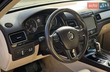 Внедорожник / Кроссовер Volkswagen Touareg 2012 в 