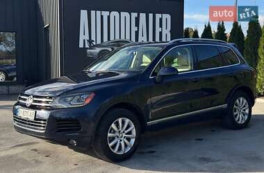 Внедорожник / Кроссовер Volkswagen Touareg 2012 в Каменец-Подольском