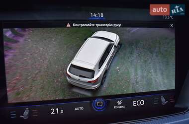 Внедорожник / Кроссовер Volkswagen Touareg 2019 в 