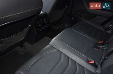 Внедорожник / Кроссовер Volkswagen Touareg 2019 в 