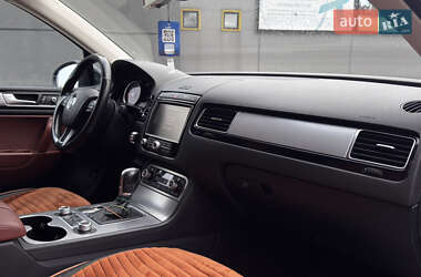 Внедорожник / Кроссовер Volkswagen Touareg 2016 в 