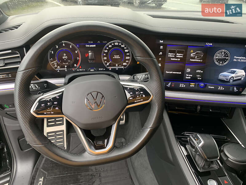 Позашляховик / Кросовер Volkswagen Touareg 2022 в Івано-Франківську