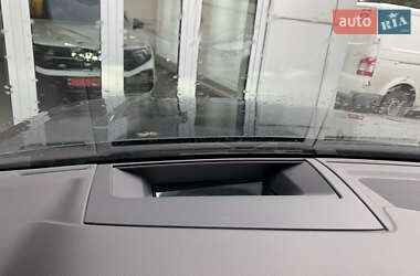Внедорожник / Кроссовер Volkswagen Touareg 2022 в 